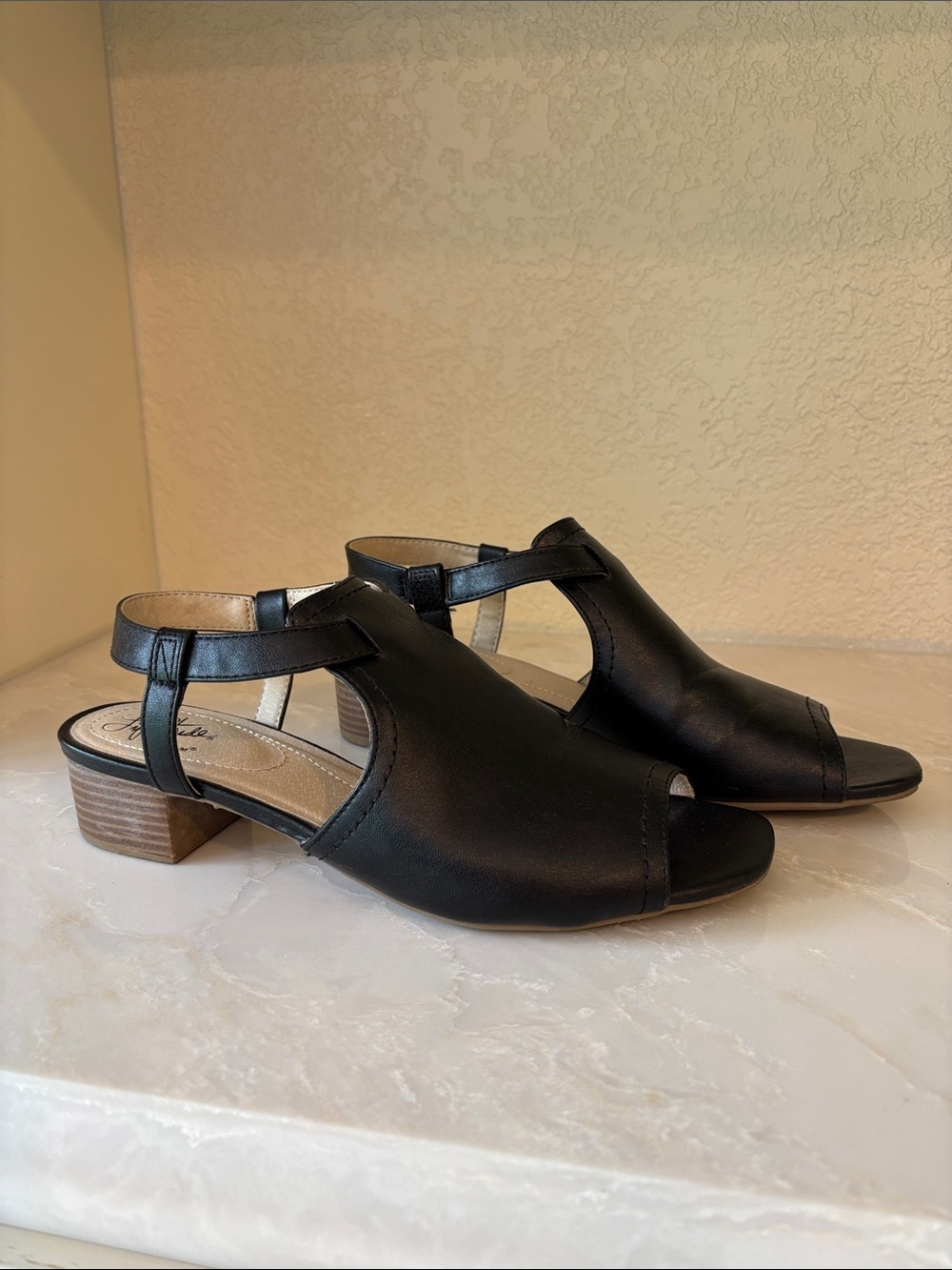 Life Stride Black Open-Toe Slingback Low Block Heel Sandals 9.5